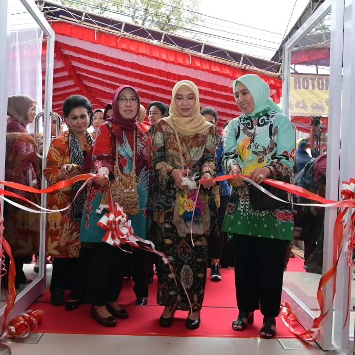 Di Kota Sorong, Ibu Wury Ma'ruf Amin Resmikan Kantor Dekranasda Papua Barat Daya
