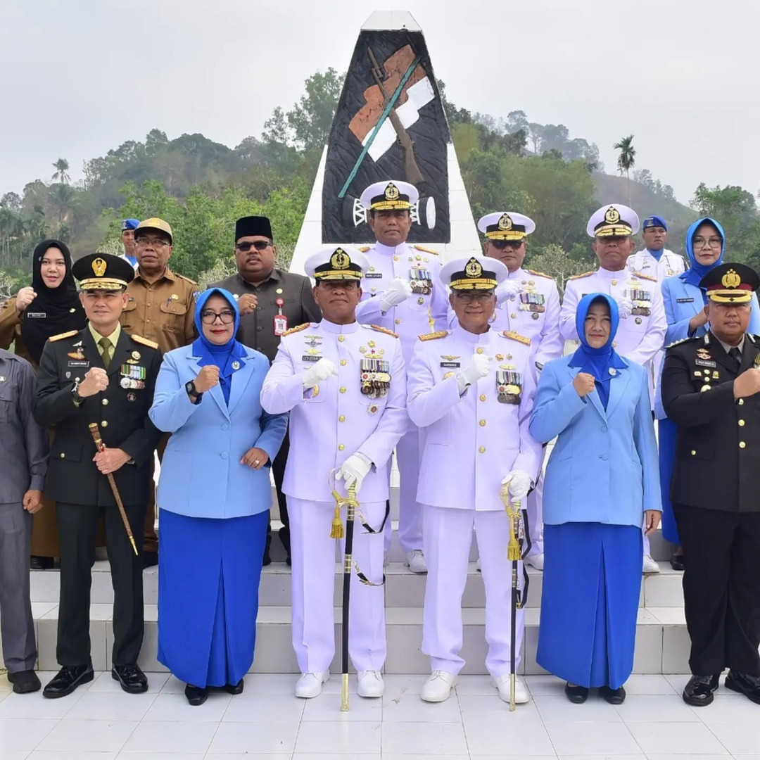 PEMPROV PAPUA BARAT DAYA HADIRI UPACARA ZIARAH NASIONAL HUT TNI KE-81